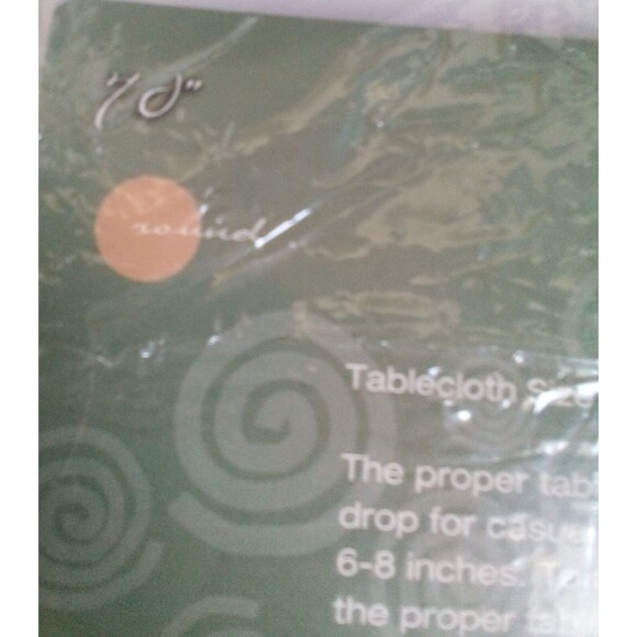 Home Trends Table Cloth 70” Versaillas Damask White - Picture 4 of 4